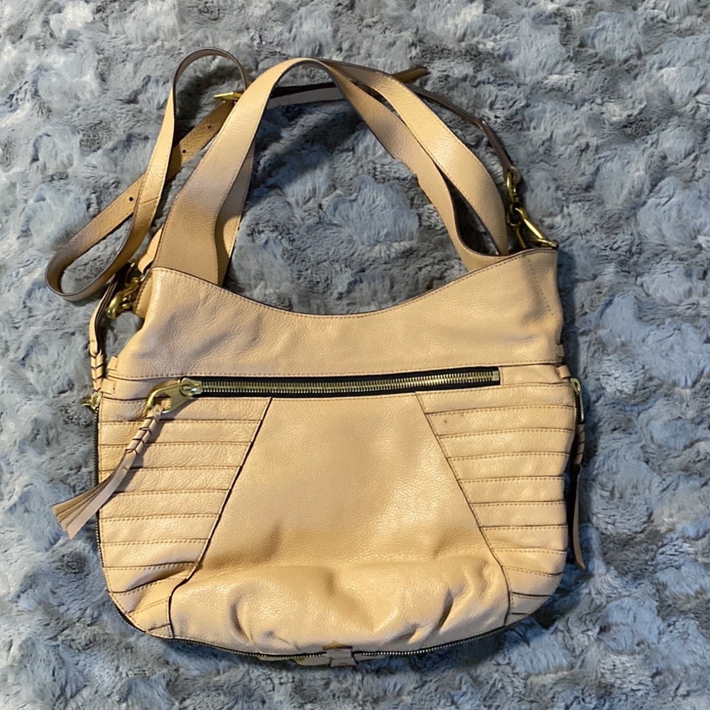 Dr Yany Purse